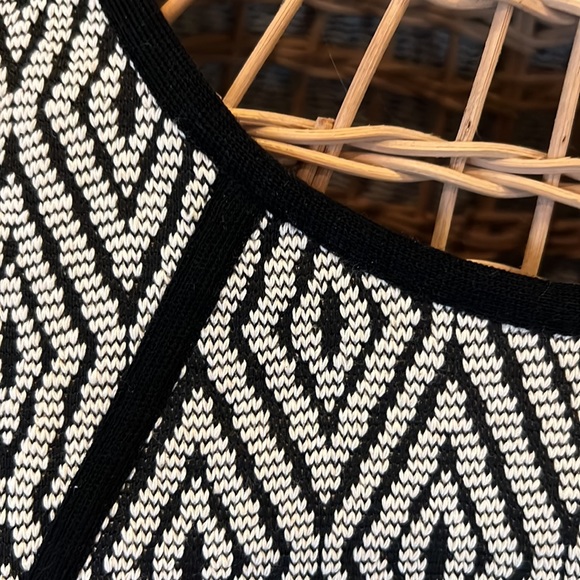 Morgan Carper Short Sleeved Knit Top - Picture 2 of 3